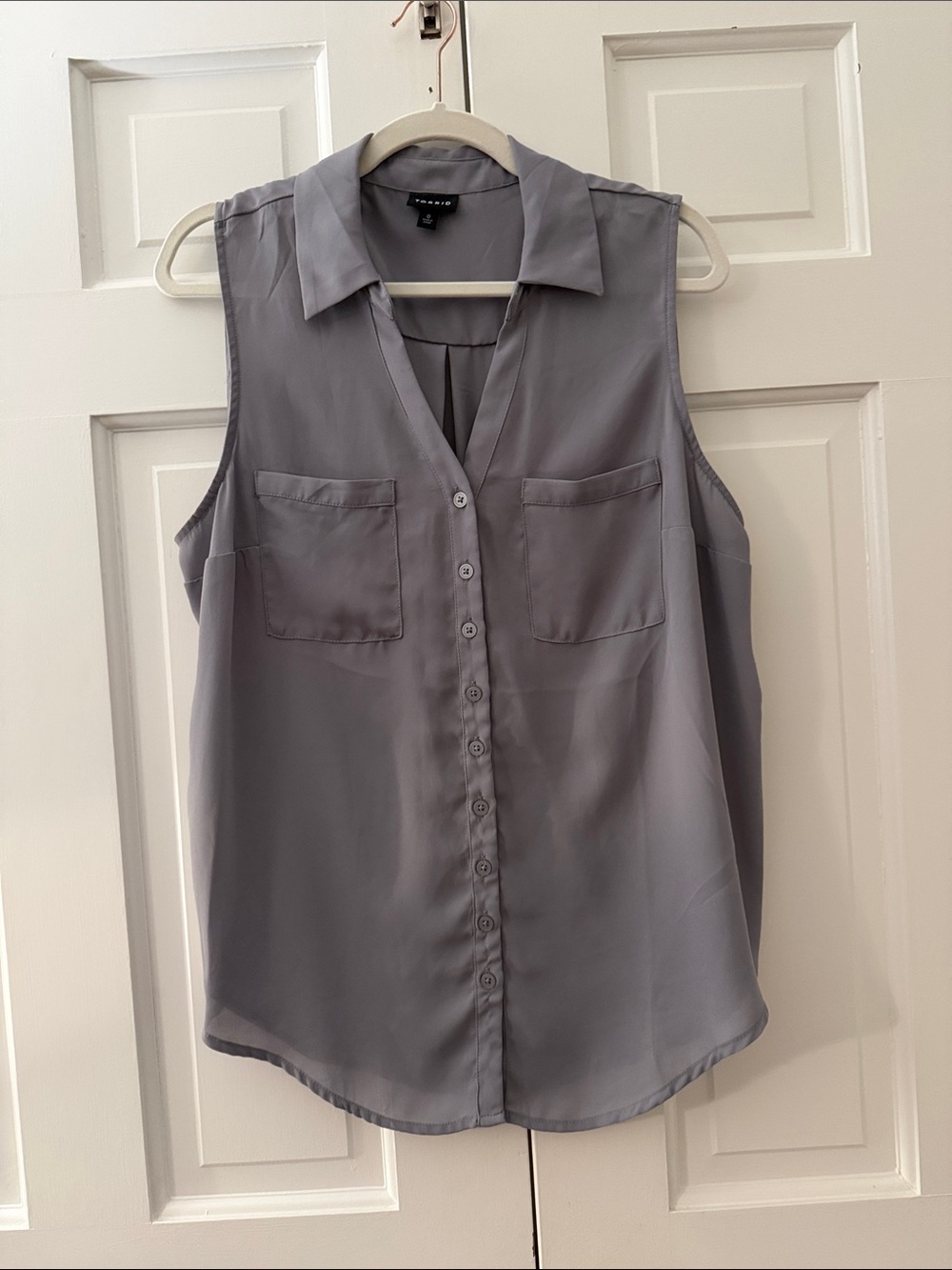 torrid Gray Sleeveless Button-Front Collared Camisole